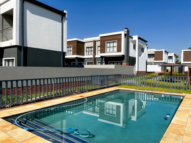  Bedroom Property for Sale in Sunninghill Gauteng