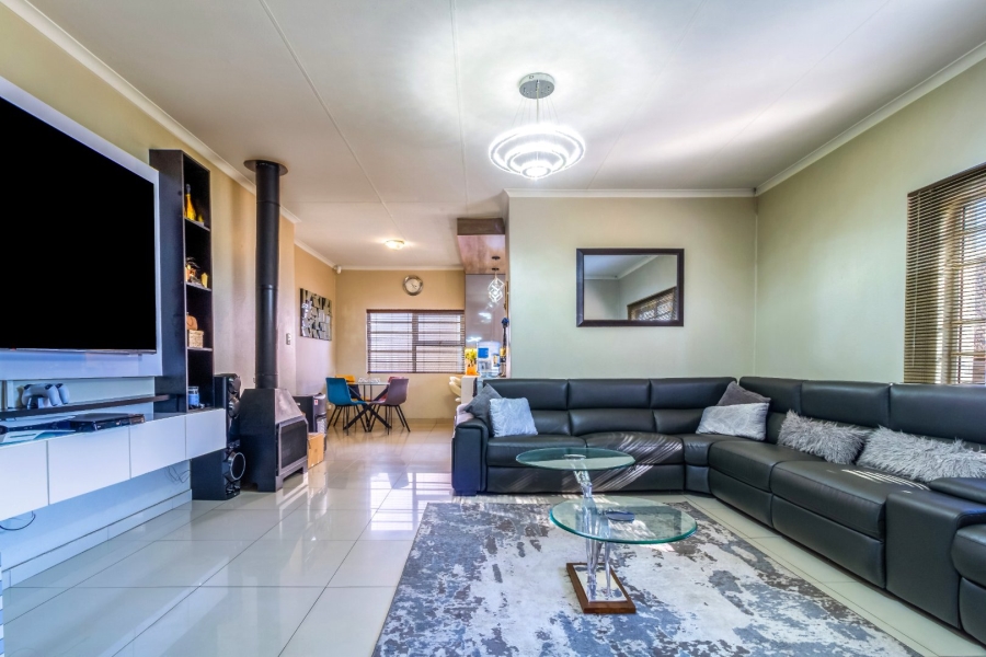3 Bedroom Property for Sale in North Riding Gauteng