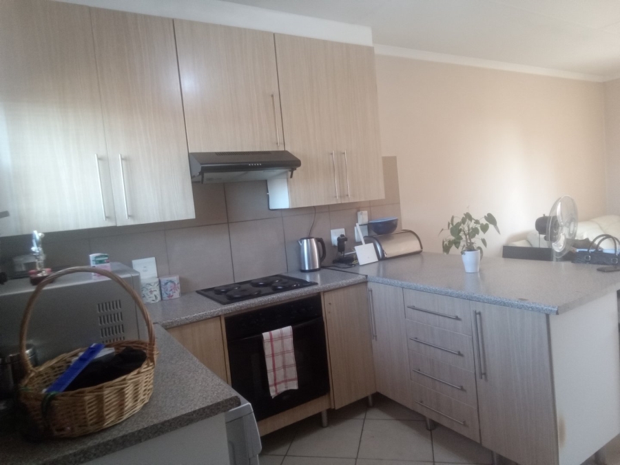 To Let 2 Bedroom Property for Rent in Noordwyk Gauteng