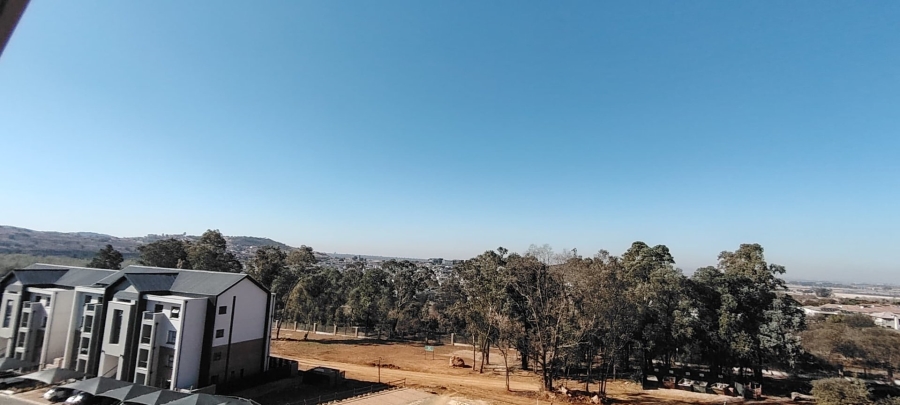 To Let 2 Bedroom Property for Rent in Mulbarton Gauteng