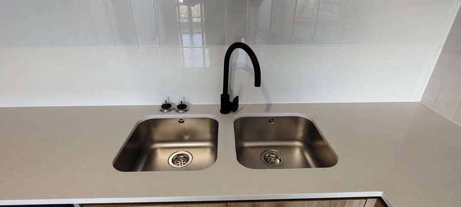 To Let 2 Bedroom Property for Rent in Mulbarton Gauteng