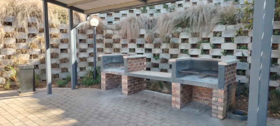 To Let 2 Bedroom Property for Rent in Mulbarton Gauteng
