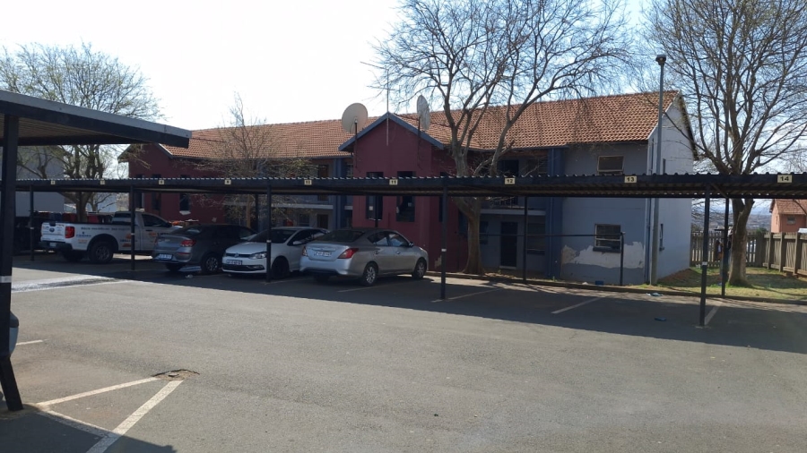 2 Bedroom Property for Sale in Commercia Gauteng