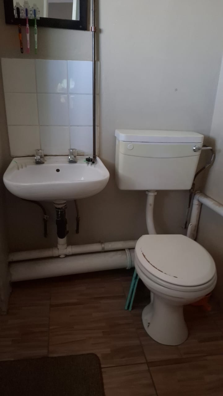 2 Bedroom Property for Sale in Commercia Gauteng