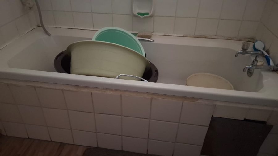 2 Bedroom Property for Sale in Commercia Gauteng