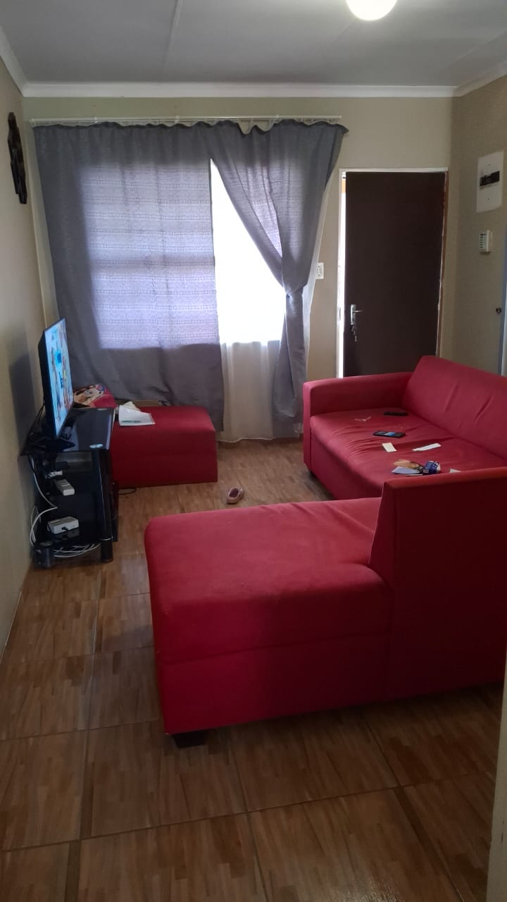 2 Bedroom Property for Sale in Commercia Gauteng