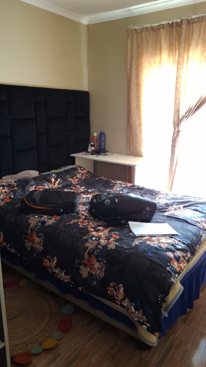 2 Bedroom Property for Sale in Commercia Gauteng