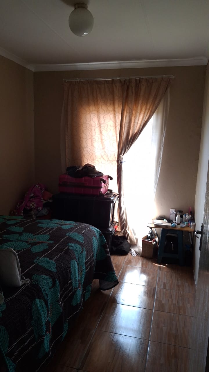 2 Bedroom Property for Sale in Commercia Gauteng