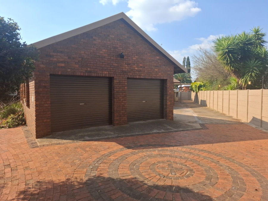 3 Bedroom Property for Sale in Birchleigh Gauteng