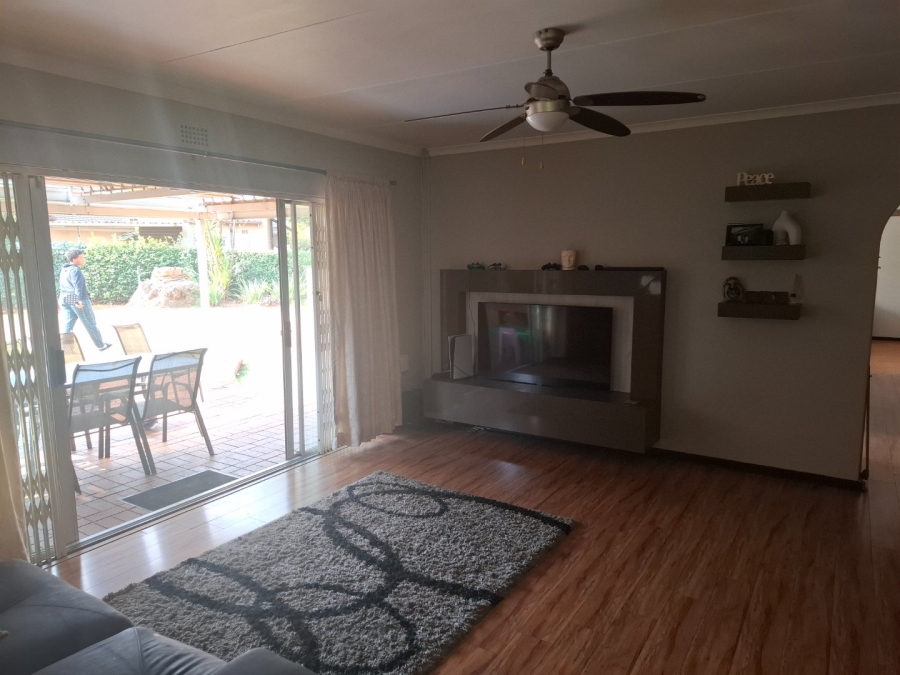 3 Bedroom Property for Sale in Birchleigh Gauteng