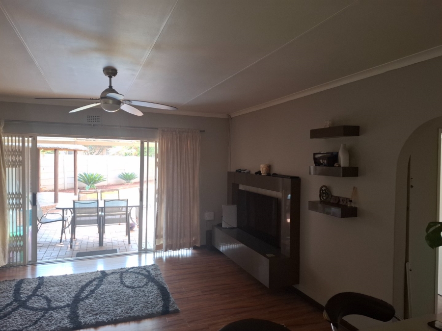 3 Bedroom Property for Sale in Birchleigh Gauteng