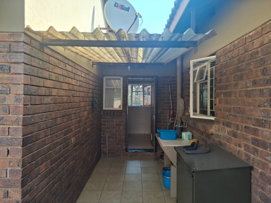 3 Bedroom Property for Sale in Birchleigh Gauteng