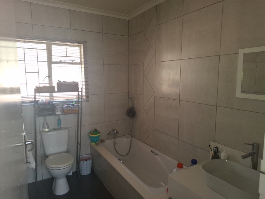 3 Bedroom Property for Sale in Birchleigh Gauteng
