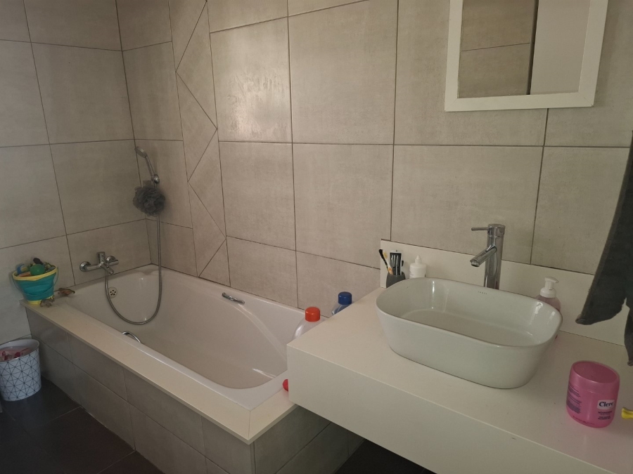 3 Bedroom Property for Sale in Birchleigh Gauteng