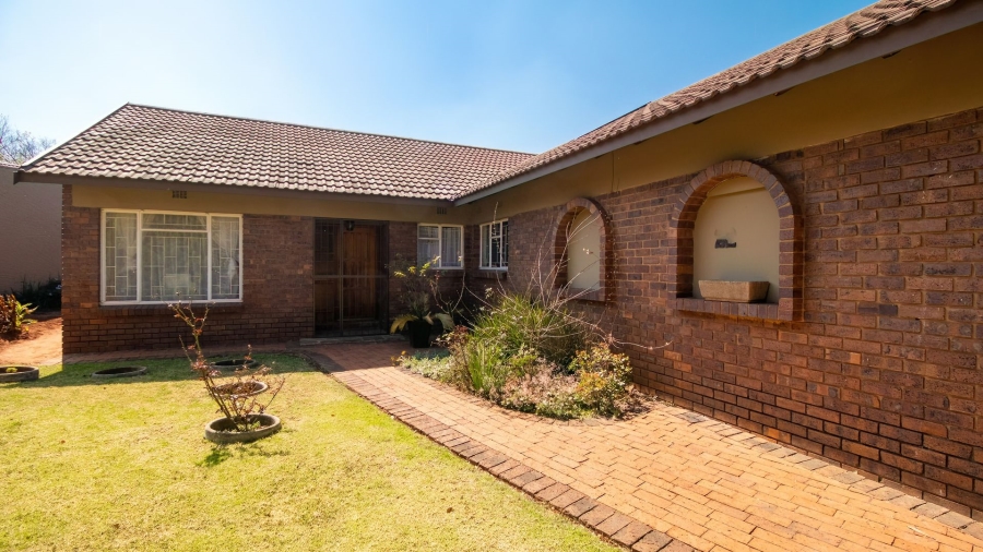 3 Bedroom Property for Sale in Birchleigh Gauteng