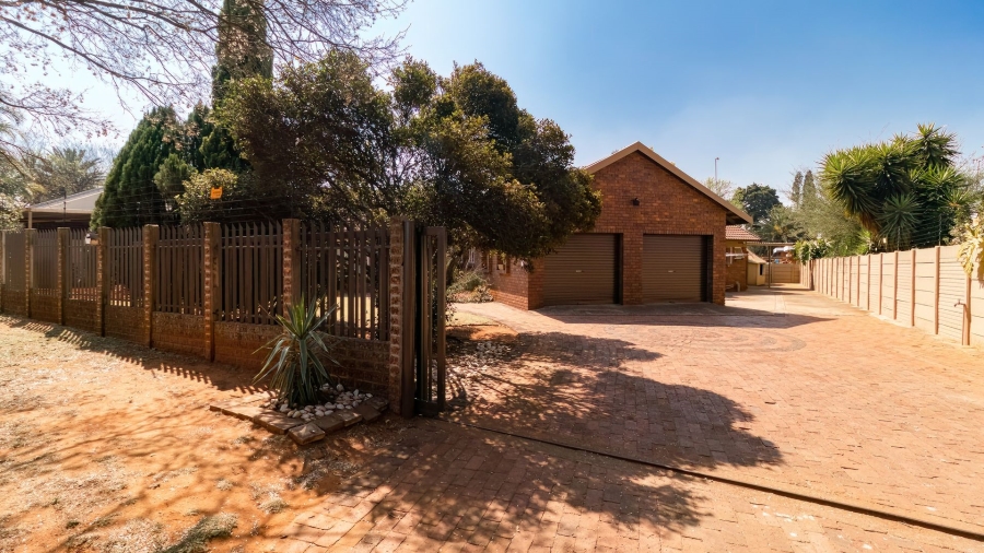 3 Bedroom Property for Sale in Birchleigh Gauteng