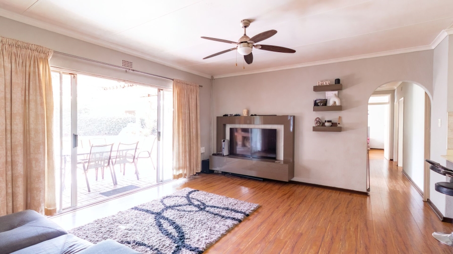 3 Bedroom Property for Sale in Birchleigh Gauteng