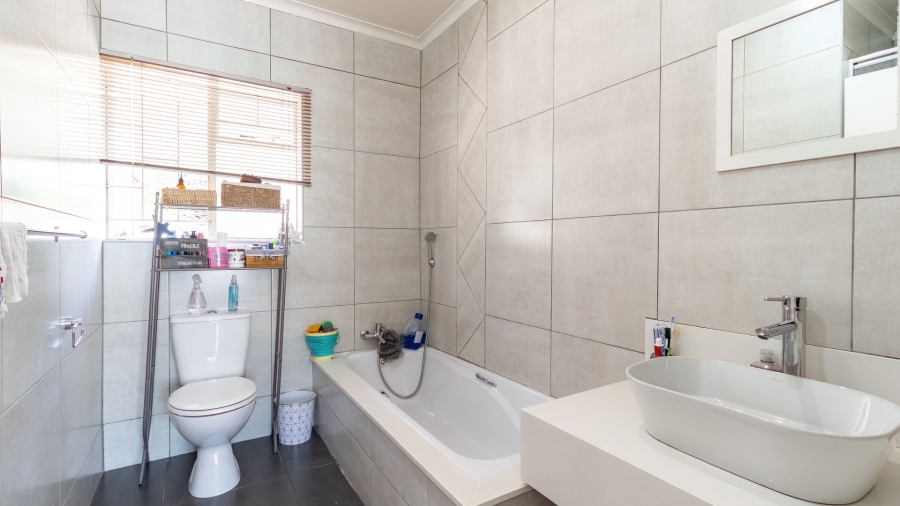 3 Bedroom Property for Sale in Birchleigh Gauteng