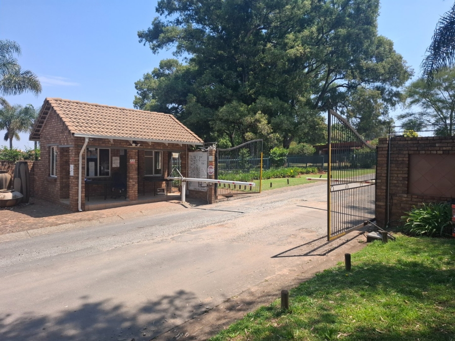 3 Bedroom Property for Sale in Birchleigh Gauteng