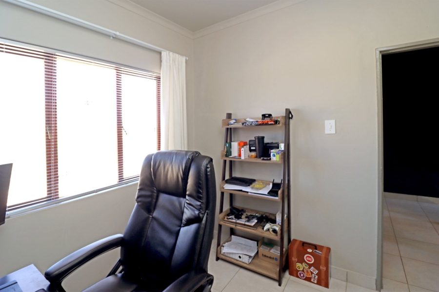 2 Bedroom Property for Sale in Noordwyk Gauteng
