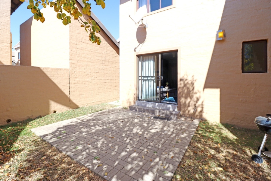 2 Bedroom Property for Sale in Noordwyk Gauteng