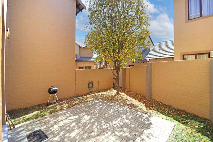 2 Bedroom Property for Sale in Noordwyk Gauteng