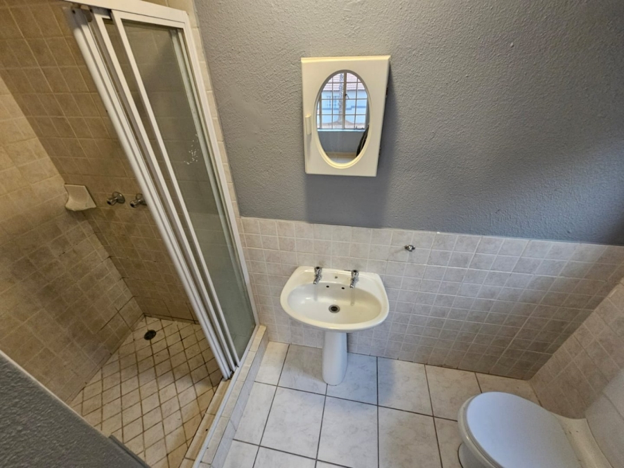 To Let 3 Bedroom Property for Rent in Heuwelsig Estate Gauteng