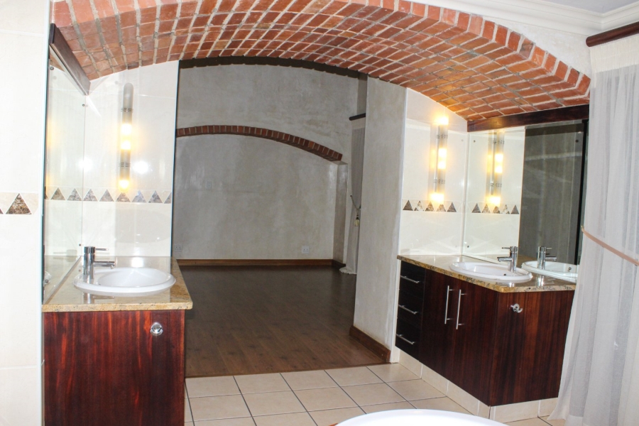 3 Bedroom Property for Sale in Eldoraigne Gauteng