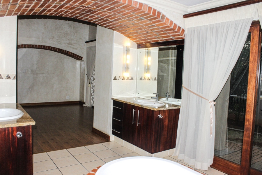 3 Bedroom Property for Sale in Eldoraigne Gauteng
