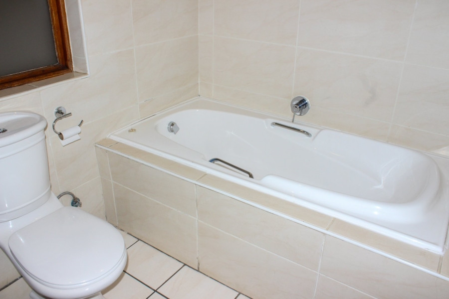 3 Bedroom Property for Sale in Eldoraigne Gauteng