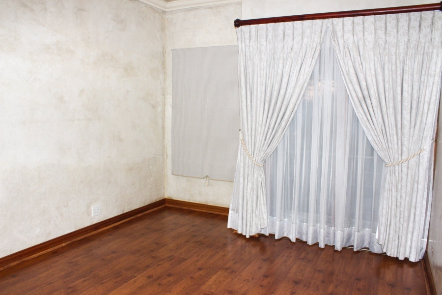 3 Bedroom Property for Sale in Eldoraigne Gauteng