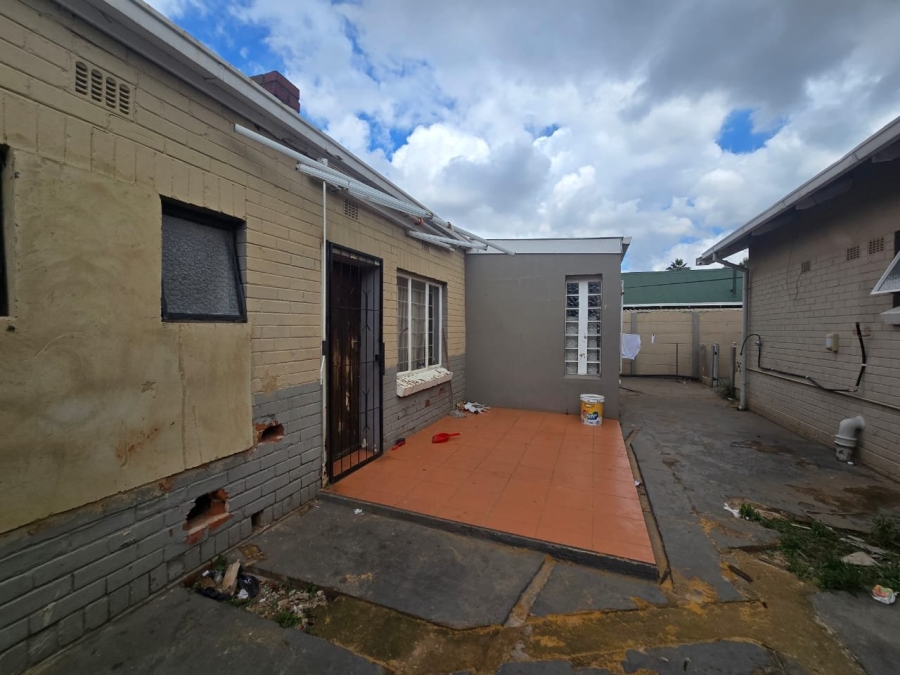 5 Bedroom Property for Sale in Wychwood Gauteng