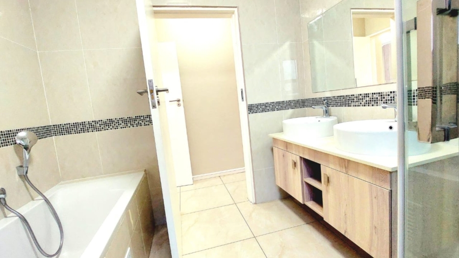 2 Bedroom Property for Sale in Noordhang Gauteng