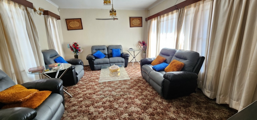 4 Bedroom Property for Sale in Laudium Gauteng