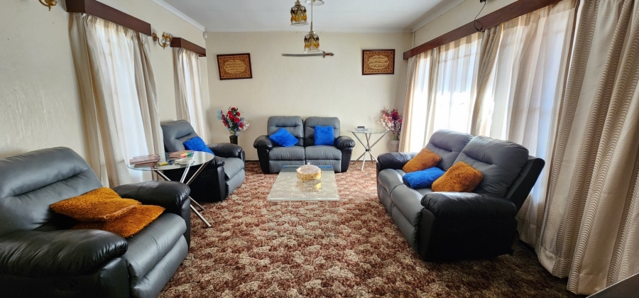 4 Bedroom Property for Sale in Laudium Gauteng