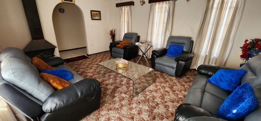 4 Bedroom Property for Sale in Laudium Gauteng