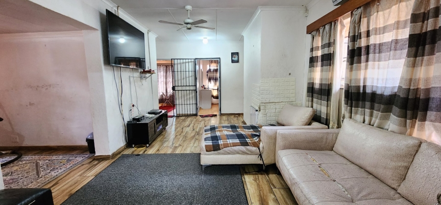 4 Bedroom Property for Sale in Laudium Gauteng