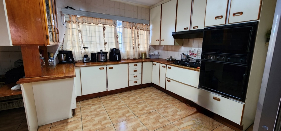 4 Bedroom Property for Sale in Laudium Gauteng
