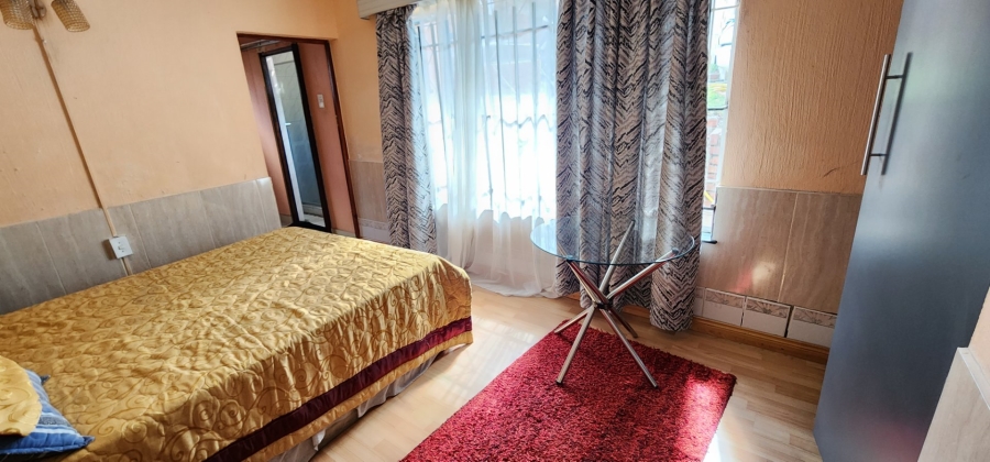 4 Bedroom Property for Sale in Laudium Gauteng