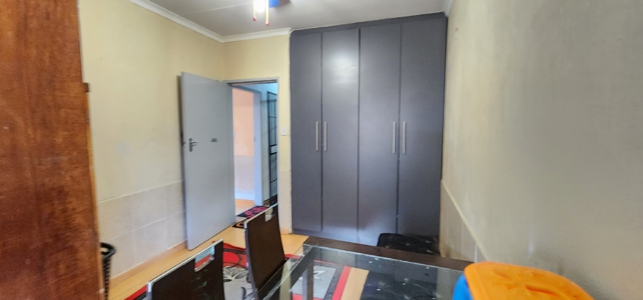 4 Bedroom Property for Sale in Laudium Gauteng
