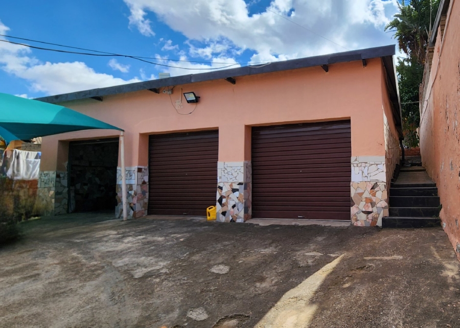 4 Bedroom Property for Sale in Laudium Gauteng