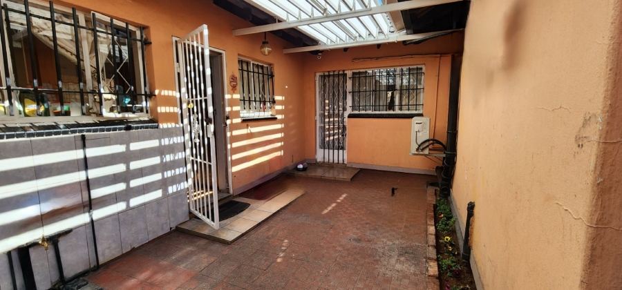 4 Bedroom Property for Sale in Laudium Gauteng