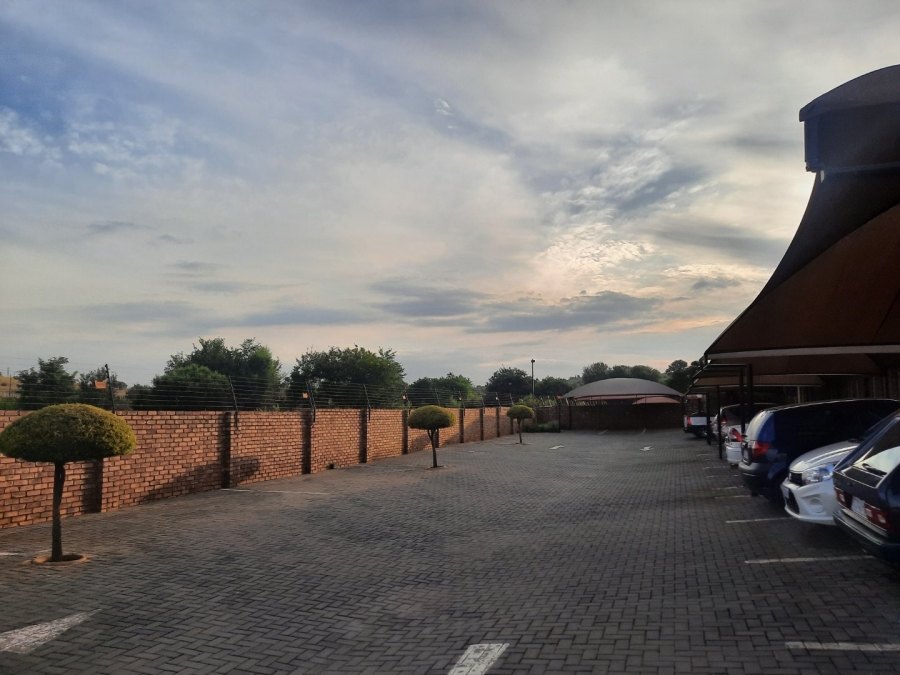 1 Bedroom Property for Sale in Highveld Gauteng