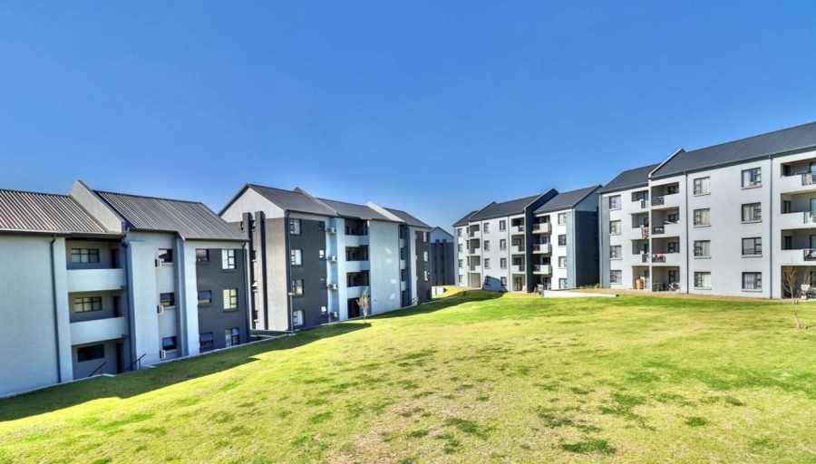 1 Bedroom Property for Sale in Glen Austin Gauteng