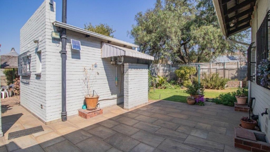 3 Bedroom Property for Sale in Edleen Gauteng