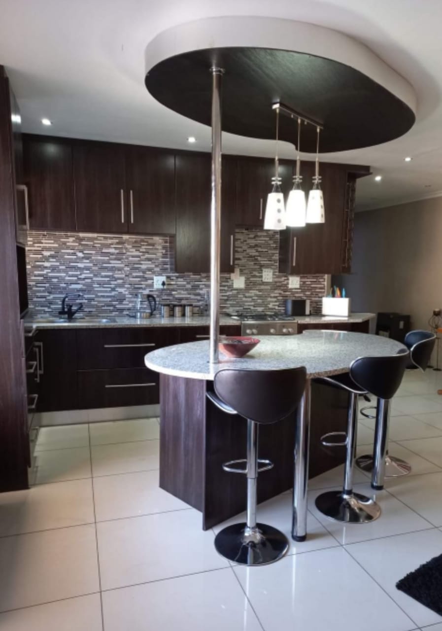 11 Bedroom Property for Sale in Rangeview Gauteng