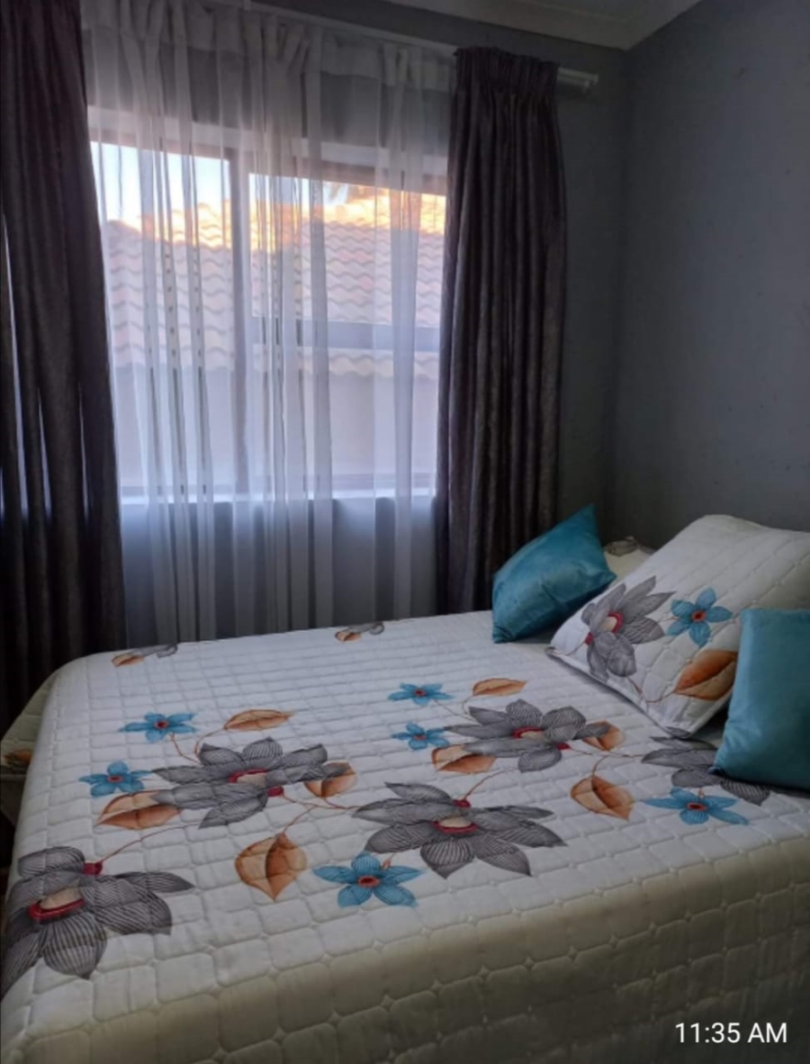 11 Bedroom Property for Sale in Rangeview Gauteng