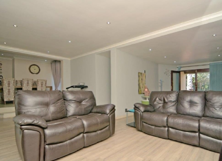 11 Bedroom Property for Sale in Rangeview Gauteng