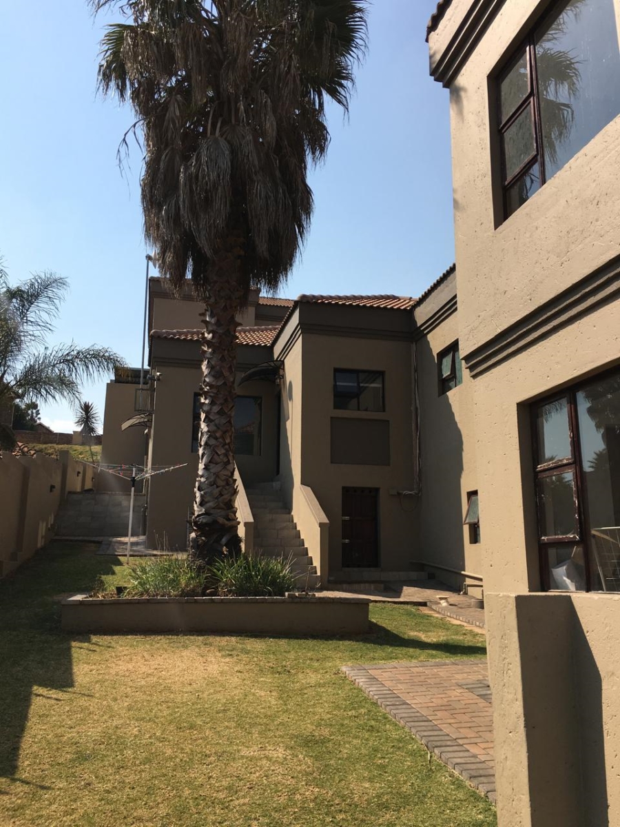 11 Bedroom Property for Sale in Rangeview Gauteng