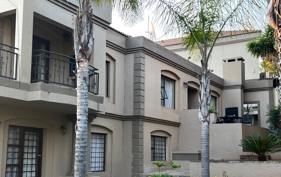 11 Bedroom Property for Sale in Rangeview Gauteng